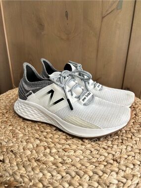 NEW BALANCE ROAV V1 SNEAKERS